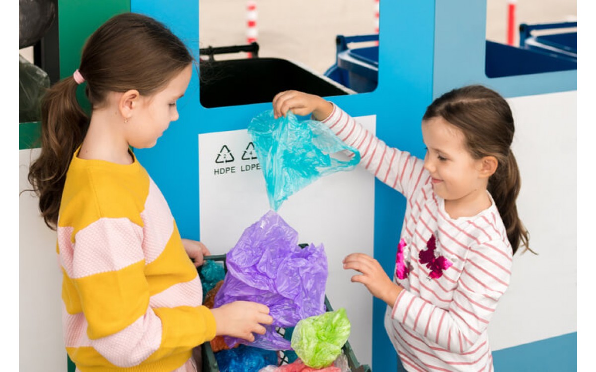 Segregacja śmieci w przedszkolu i w szkole – jak się za to zabrać? 